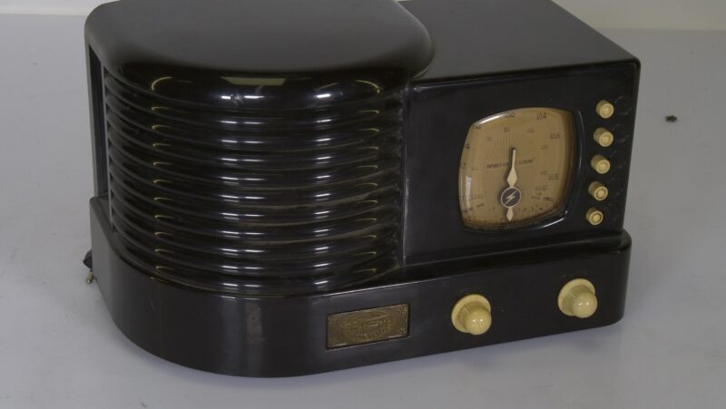 Spirit of St. Louis Art Deco radio – zwart bakeliet, decoratief vintage design - Afbeelding 2