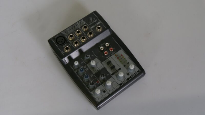 Behringer Xenyx 502 compacte 5-kanaals analoge mixer (niet getest, zonder voedingskabel) - Afbeelding 3
