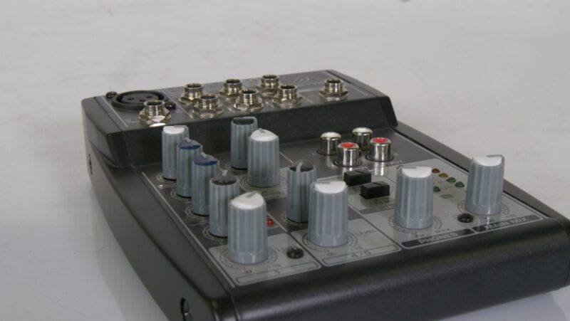 Behringer Xenyx 502 compacte 5-kanaals analoge mixer (niet getest, zonder voedingskabel) - Afbeelding 6