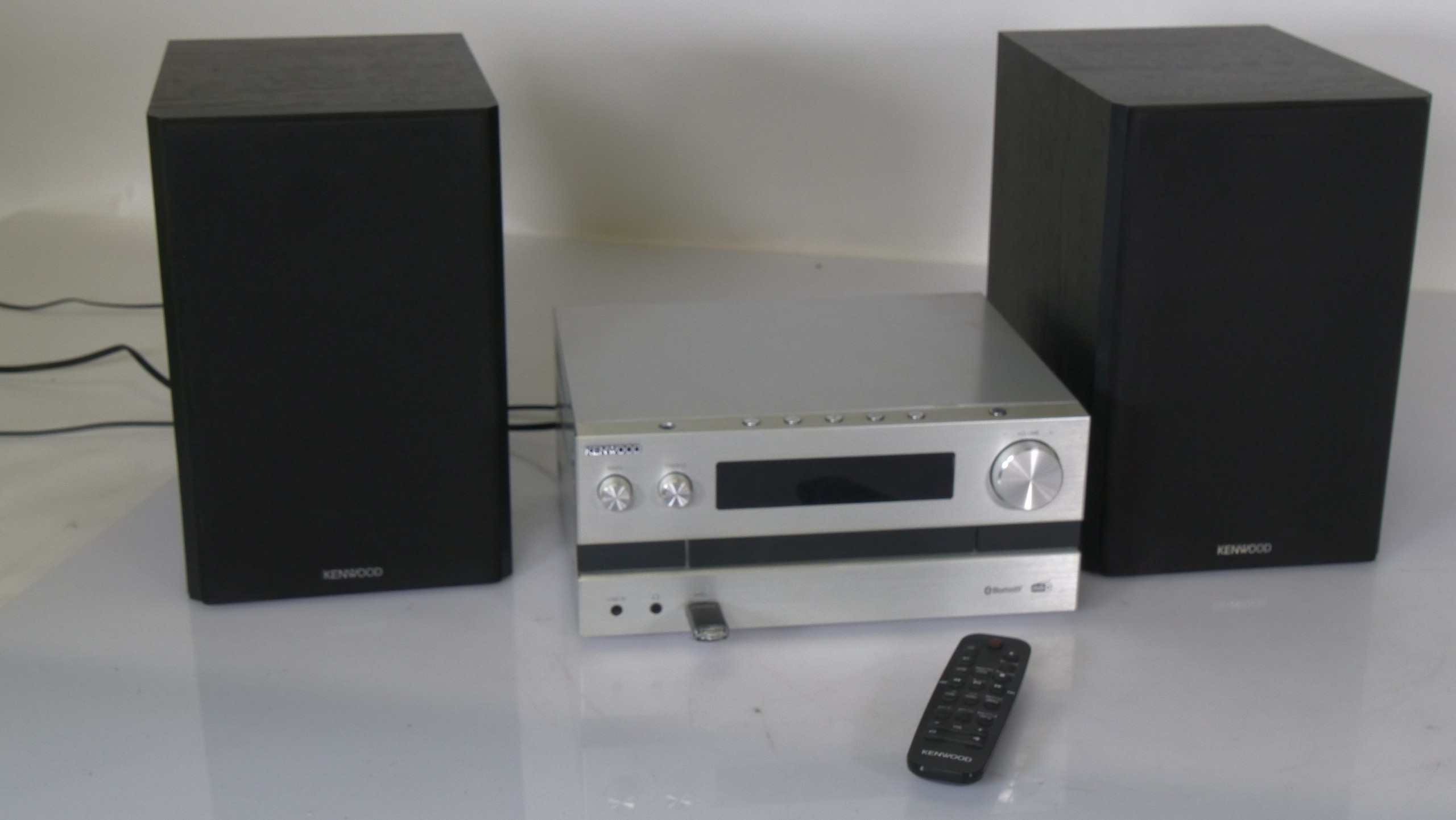 Kenwood Micro Hi-Fi met Bluetooth (Aan/Uit-knop ontbreekt) - Afbeelding 2