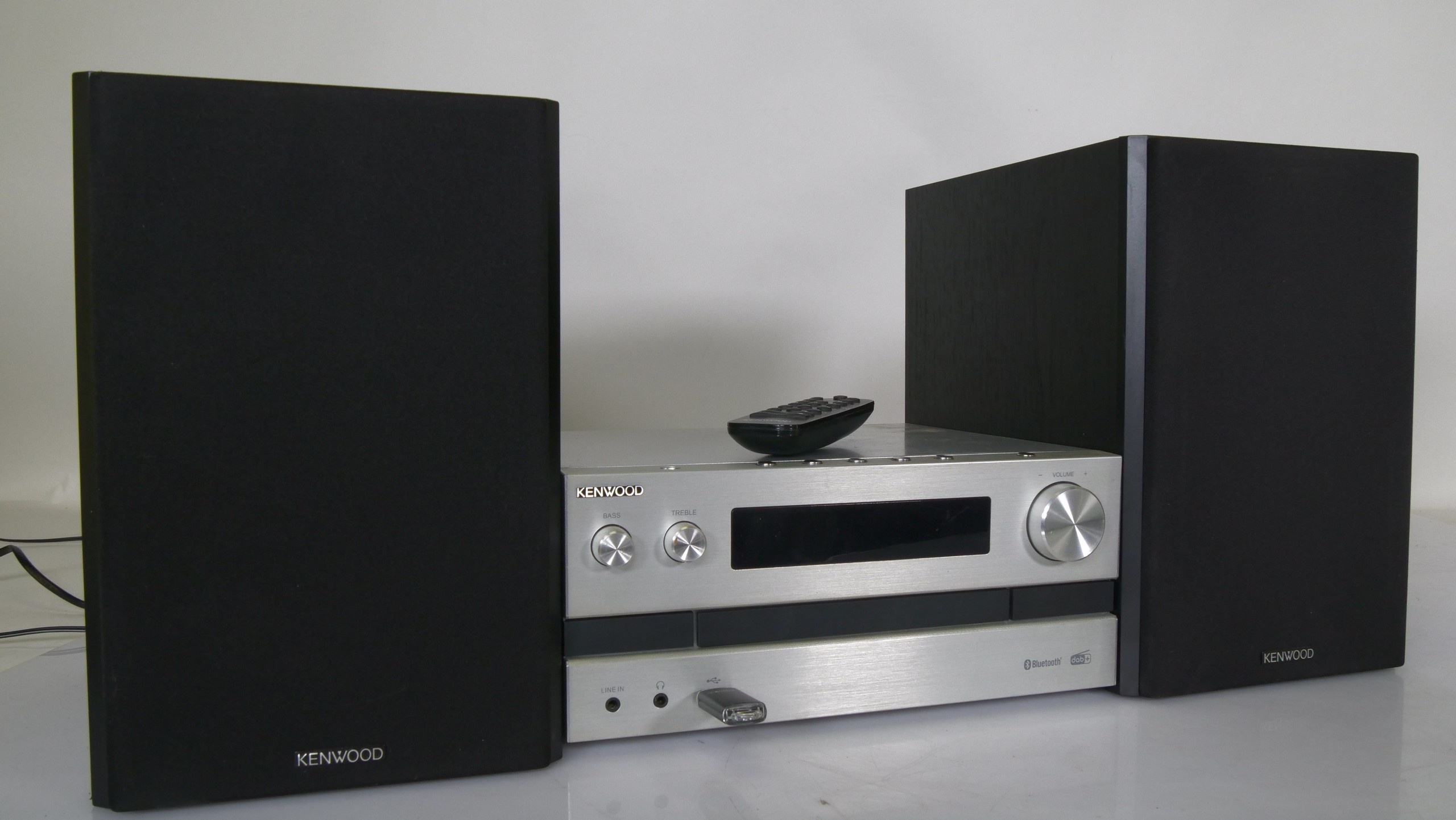 Kenwood Micro Hi-Fi met Bluetooth (Aan/Uit-knop ontbreekt)