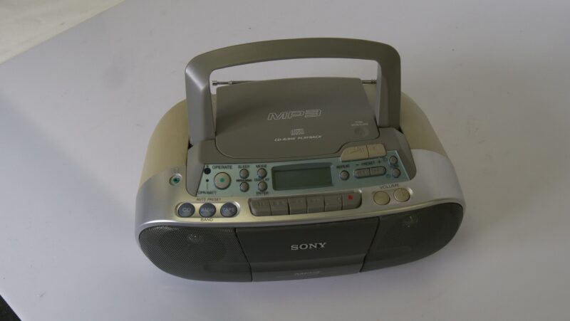 Sony CFD-S03CPL Portable Boombox with CD/MP3, Cassette and Radio - Afbeelding 3