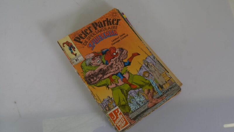 Set van 18 Junior Press “De Spectaculaire Spiderman” strips (Nederlandstalig, jaren ’80–’90) - Afbeelding 4