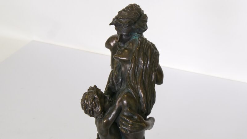 Bronzen beeld “Familie” op marmeren sokkel – Santini, Italië - Afbeelding 5