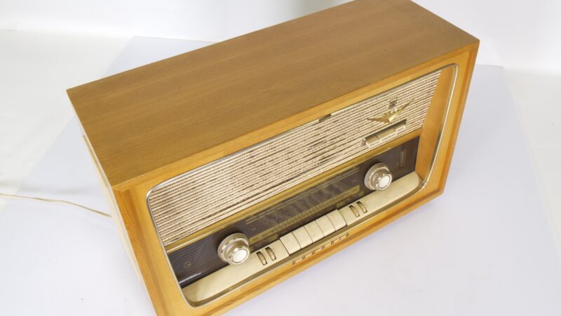 Grundig 2066 buizenradio jaren 50 – werkend, afstemming nakijken - Afbeelding 5