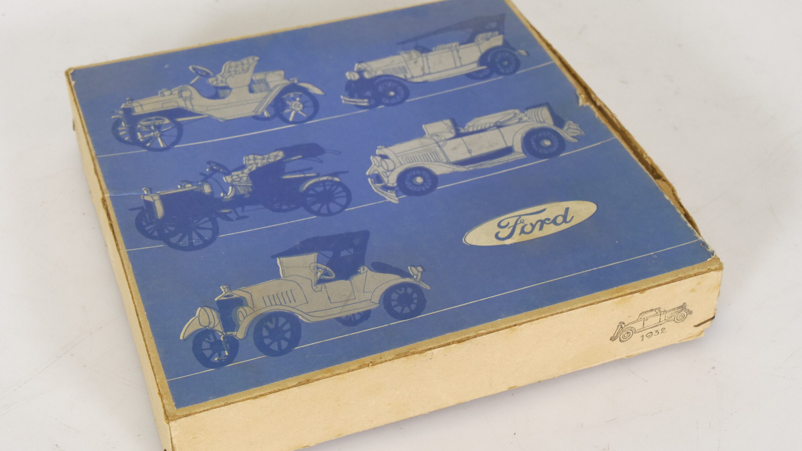 Ford Cabriolet 1932 bord Royal Goedewaagen Gouda