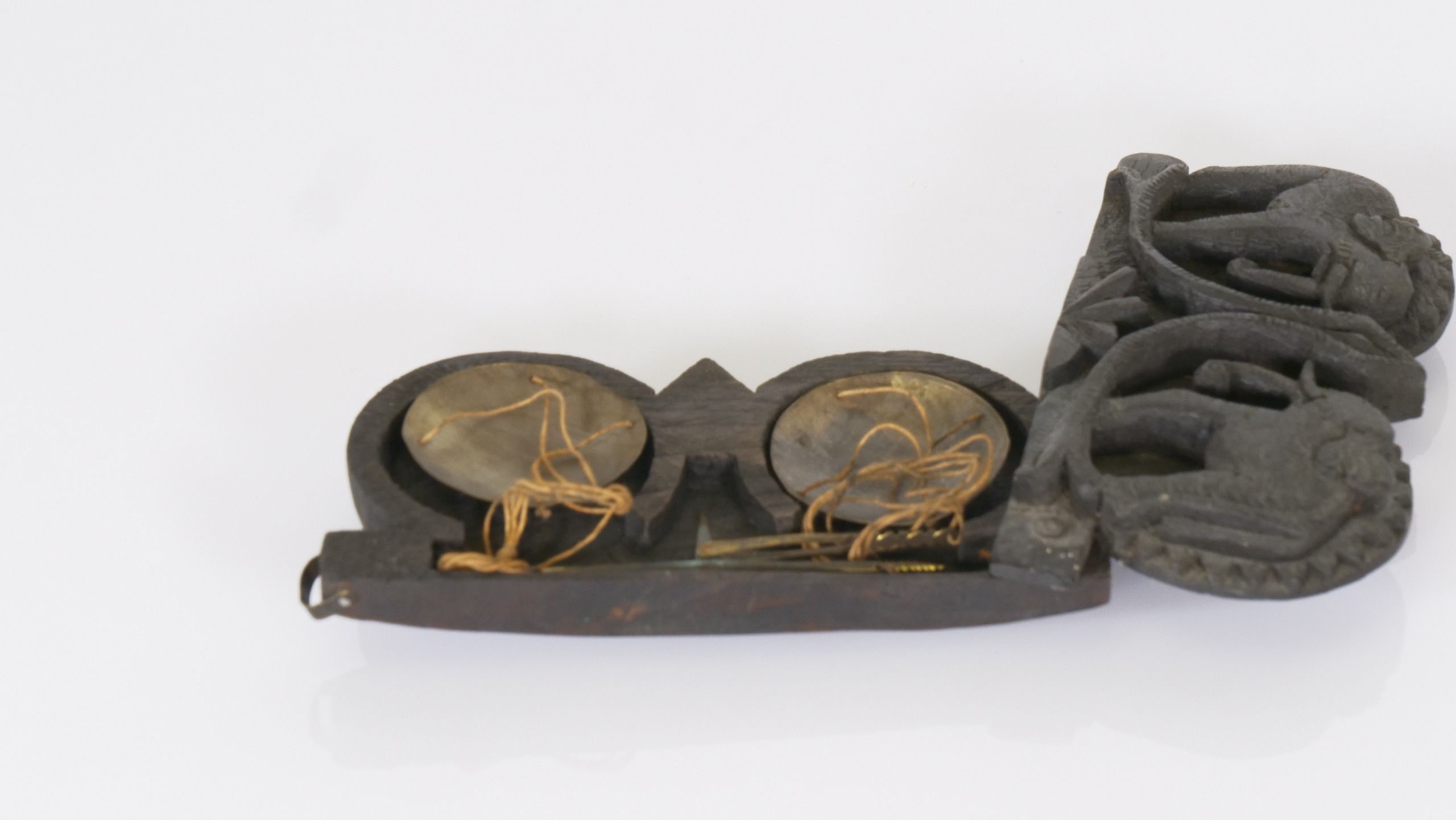 Antieke Indische handweegschaal met olifantendoosje - Afbeelding 2