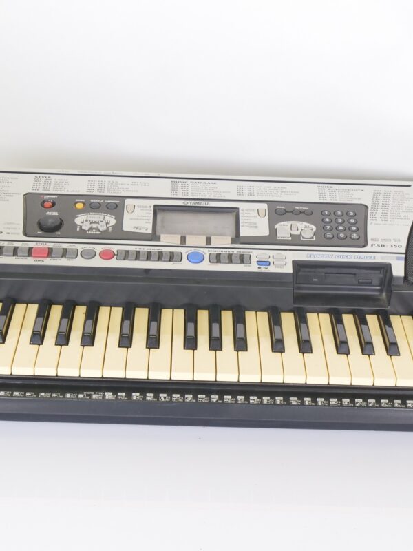 Yamaha PSR-350 keyboard met floppy drive (getest)